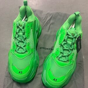 Balenciaga men Vibrant Green Sneakers